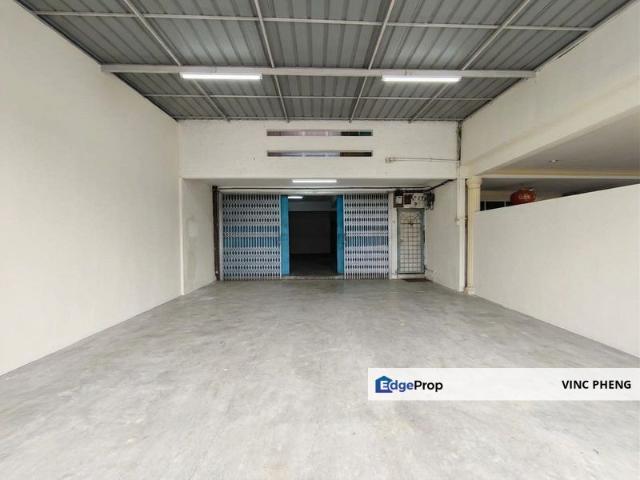 Shop for sale in Malaka