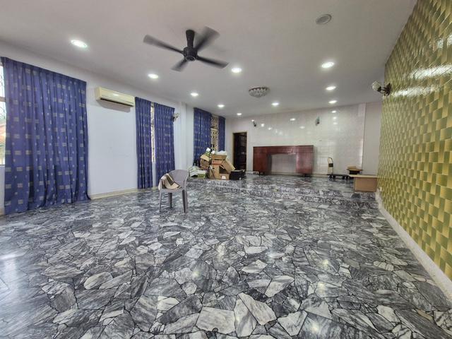 Bungalow for sale in Malaka