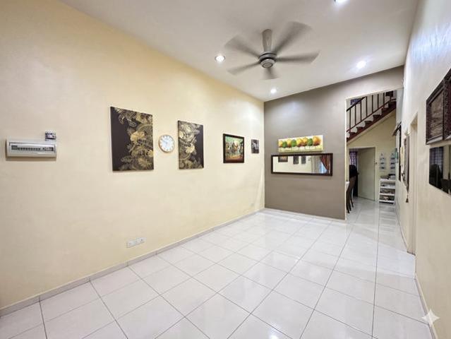 Terraced House for sale in Malaka