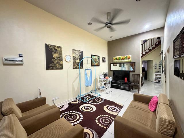 Terraced House for sale in Malaka