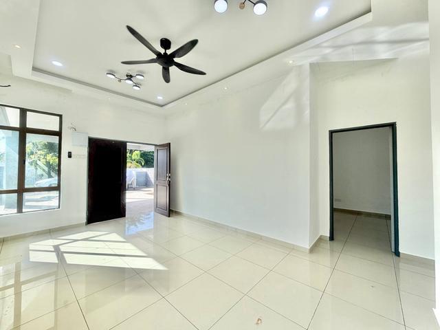 Residential House for sale in Malaka