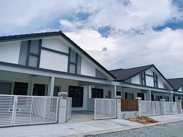 Terraced House for sale in Malaka