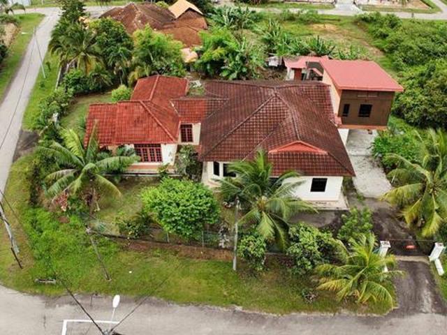 Bungalow for sale in Malaka