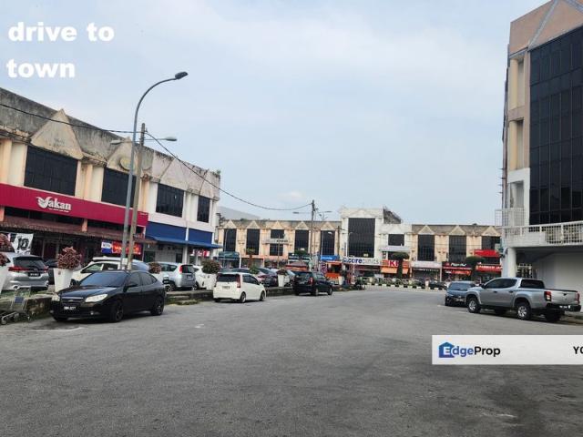 Shop for sale in Malaka