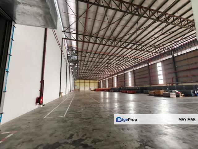 Warehouse for sale in Malaka