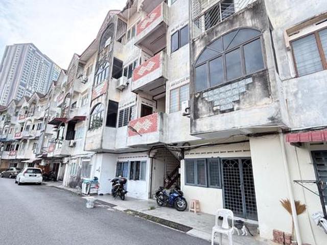 Apartment for sale in Malaka