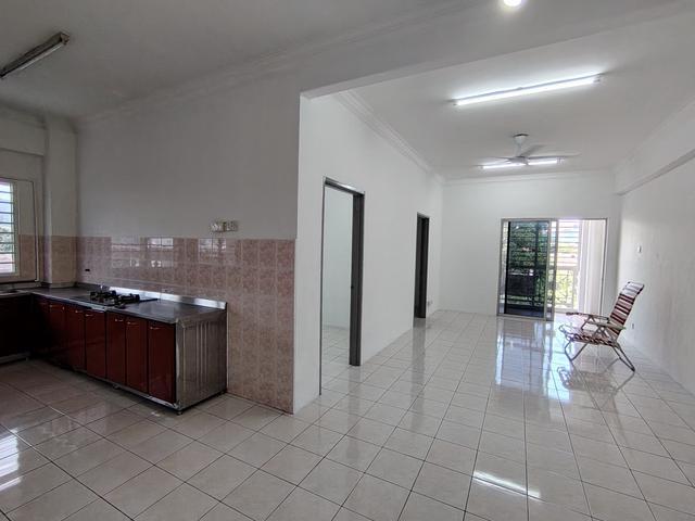 Apartment for sale in Kajang, Langat