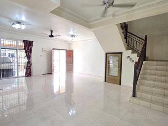 Residential House for sale in Malaka