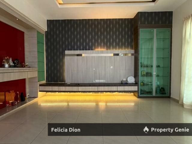 Terraced House for sale in Malaka