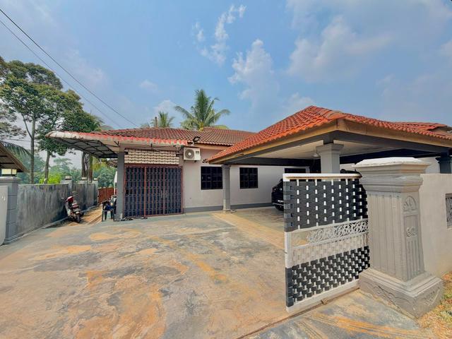 Bungalow for sale in Malaka