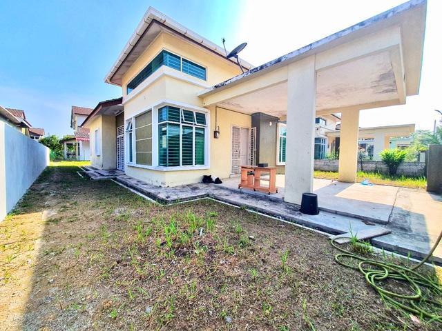 Bungalow for sale in Durian Tunggal, Malaka