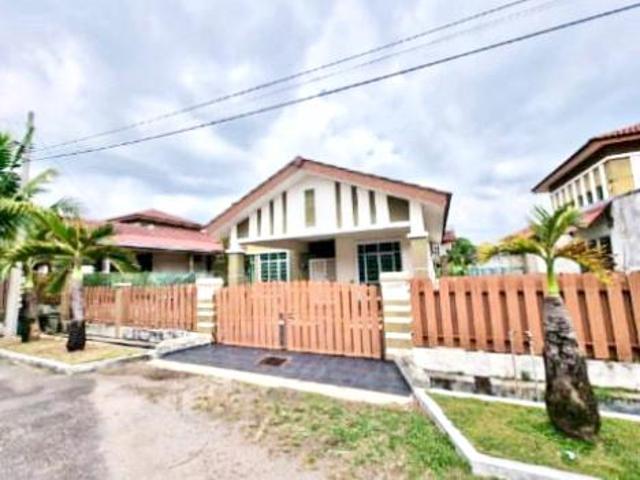 Bungalow for sale in Krubong, Malaka