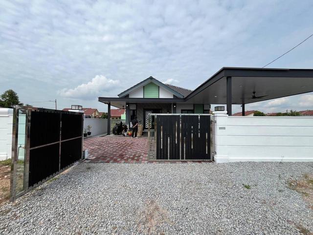Bungalow for sale in Malaka