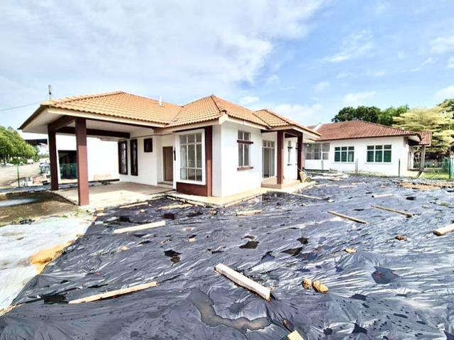 Bungalow for sale in Malaka