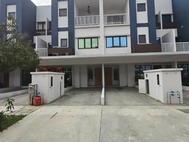 Townhouse for sale in Tanjong Sepat, Selangor