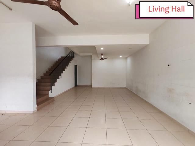 Terraced House for sale in Malaka