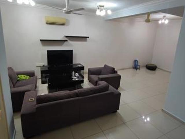 Terraced House for sale in Malaka