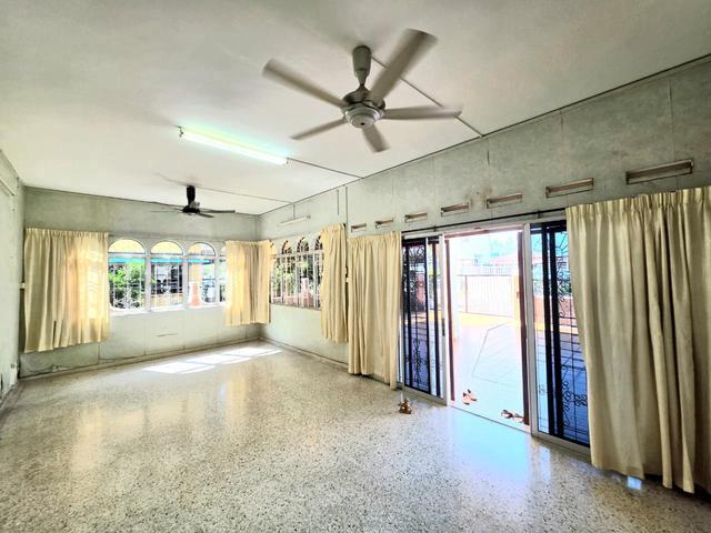 Residential House for sale in Malaka