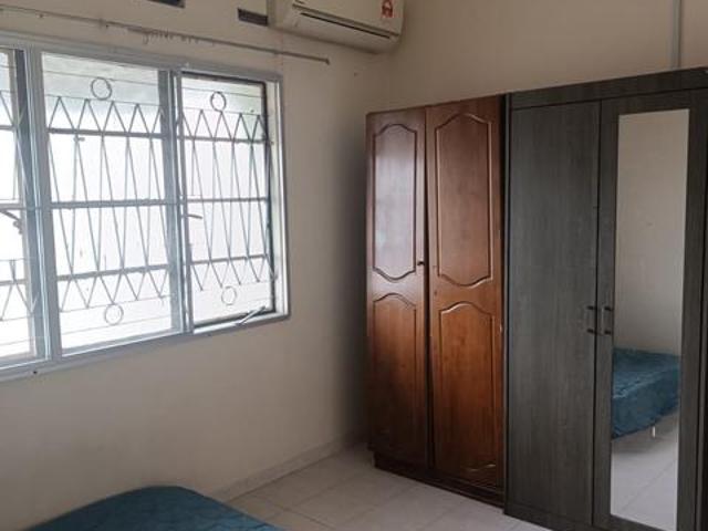 Terraced House for sale in Malaka
