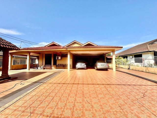 Bungalow for sale in Kajang, Langat