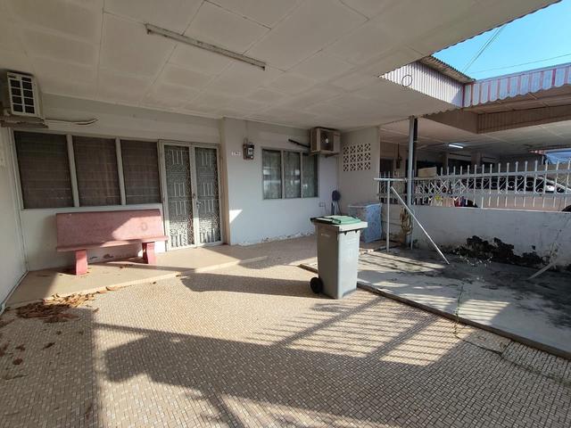 Terraced House for sale in Malaka