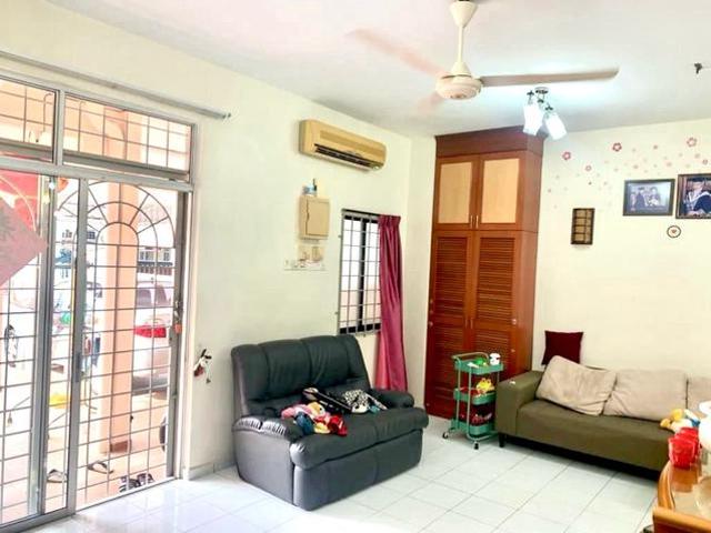 Terraced House for sale in Malaka