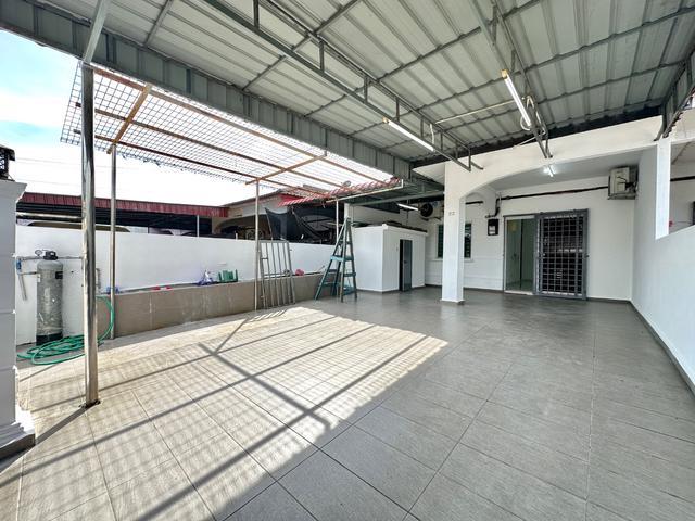 Terraced House for sale in Malaka