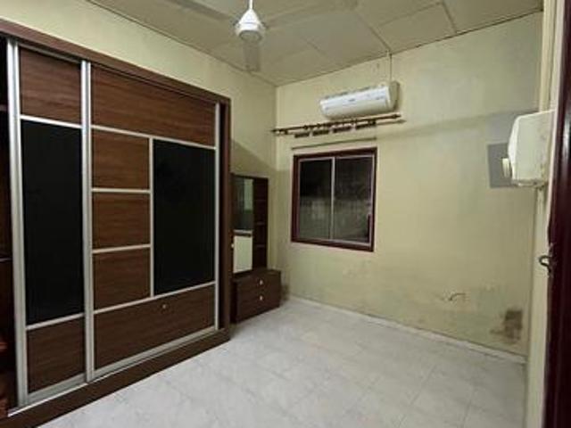 Terraced House for sale in Malaka