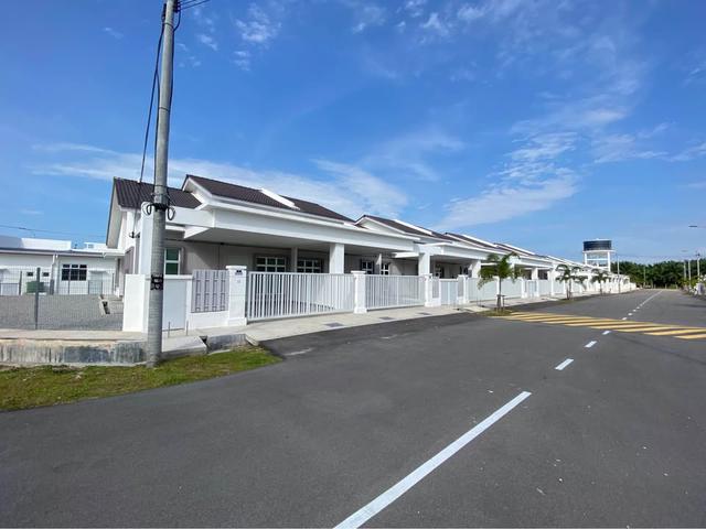 Terraced House for sale in Malaka