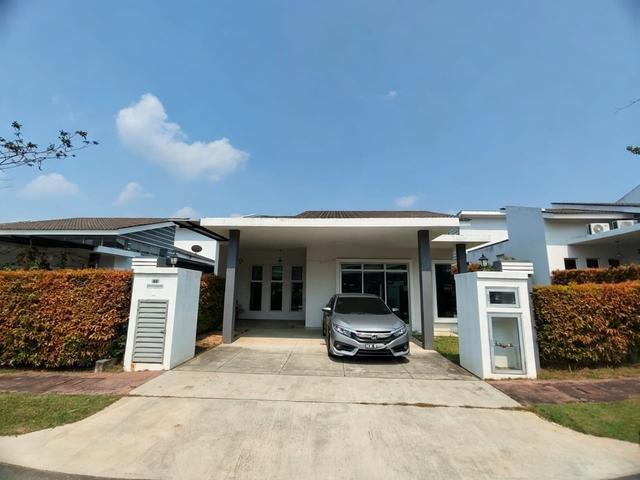 Bungalow for sale in Sendayan Village, Negeri Sembilan