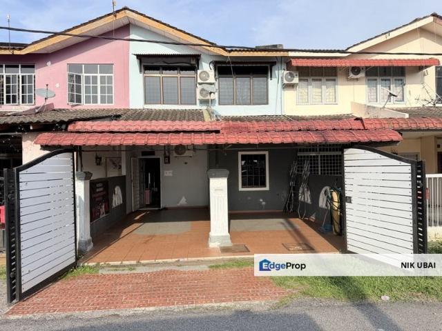 House for sale in Malaka