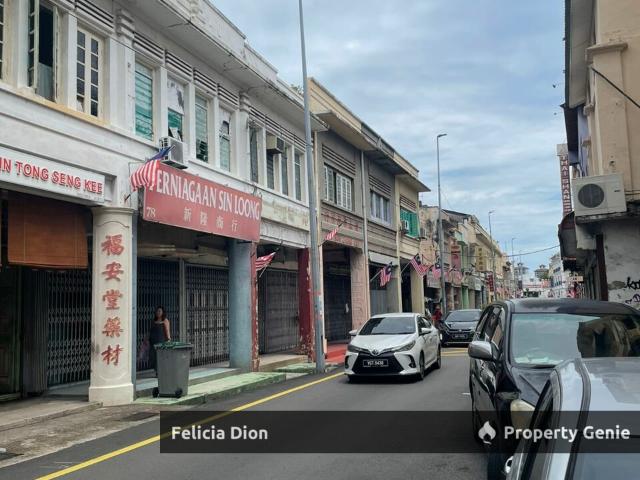 Shop for sale in Malaka