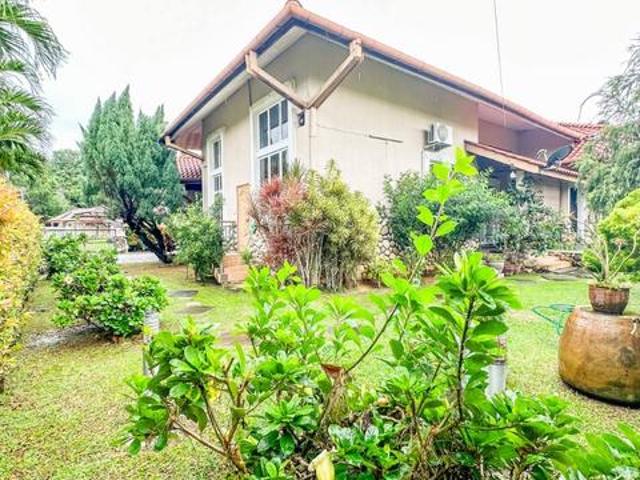 Bungalow for sale in Malaka