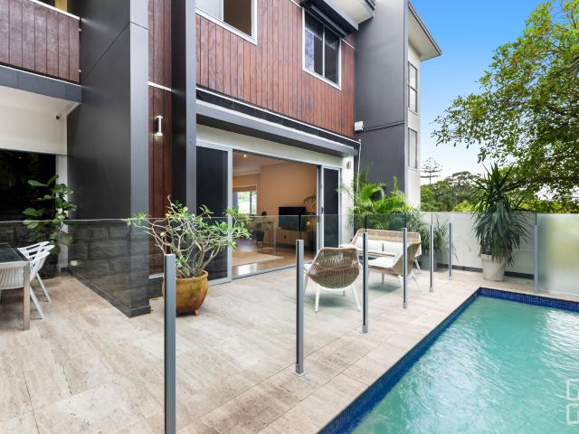 House for sale in Highgate Hill