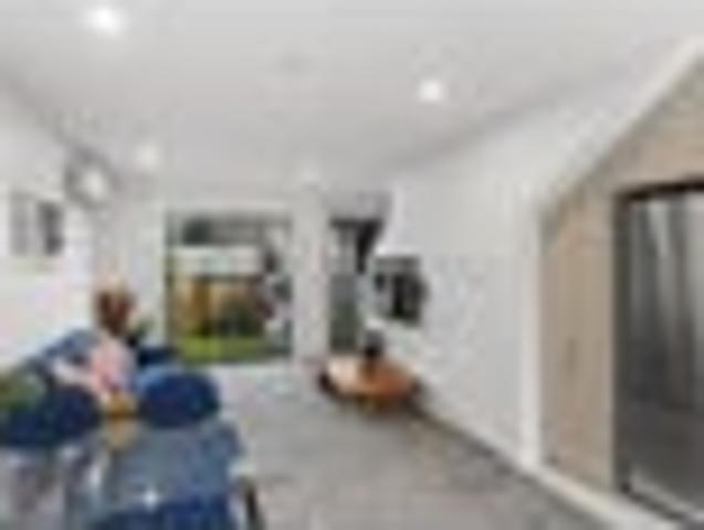 Townhouse for sale in Heathcote, Canterbury