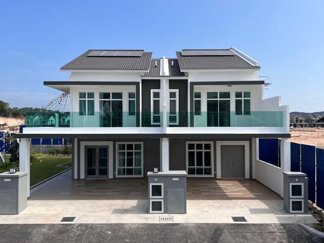 Terraced House for sale in Malaka