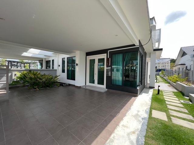 House for sale in Malaka