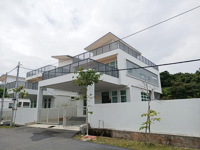 Bungalow for sale in Durian Tunggal, Malaka