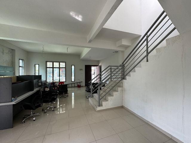Terraced House for sale in Malaka