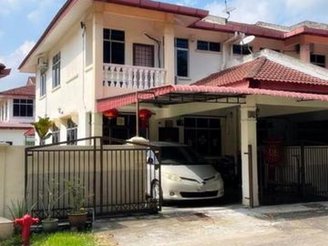Terraced House for sale in Malaka