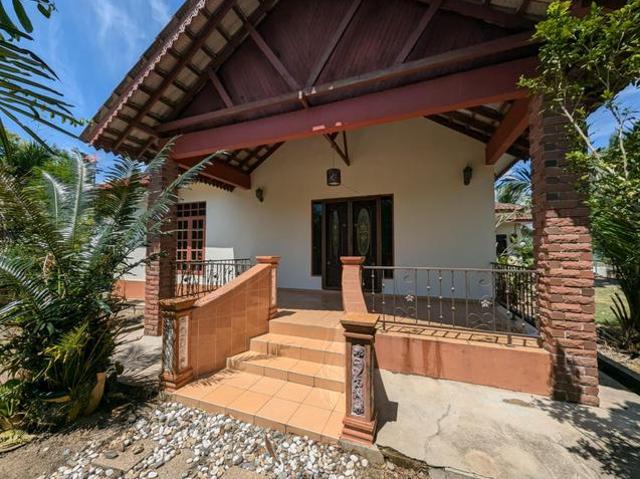 Bungalow for sale in Malaka