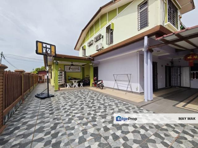 House for sale in Malaka