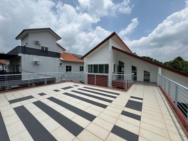 Bungalow for sale in Durian Tunggal, Malaka