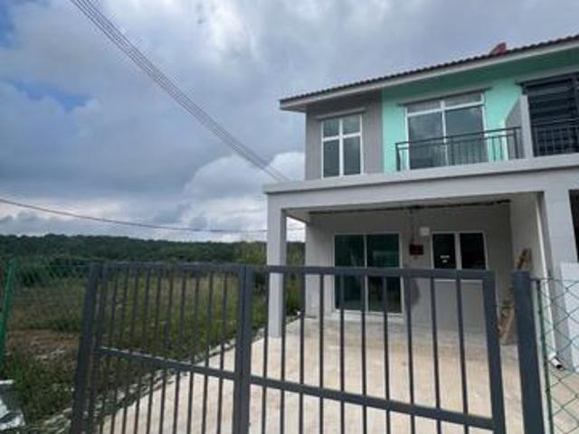 Terraced House for sale in Malaka