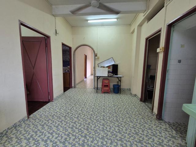 Flat for sale in Malaka
