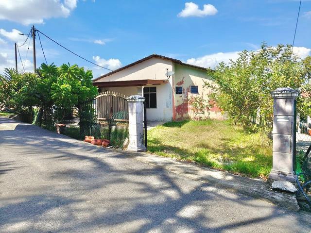 Terraced House for sale in Malaka