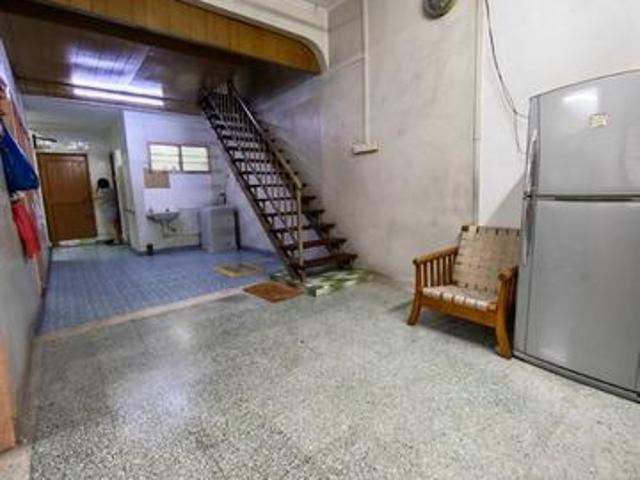 Terraced House for sale in Malaka
