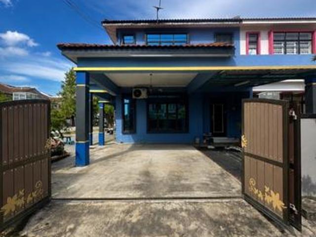 Terraced House for sale in Malaka