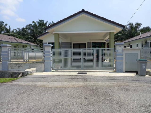 Terraced House for sale in Malaka