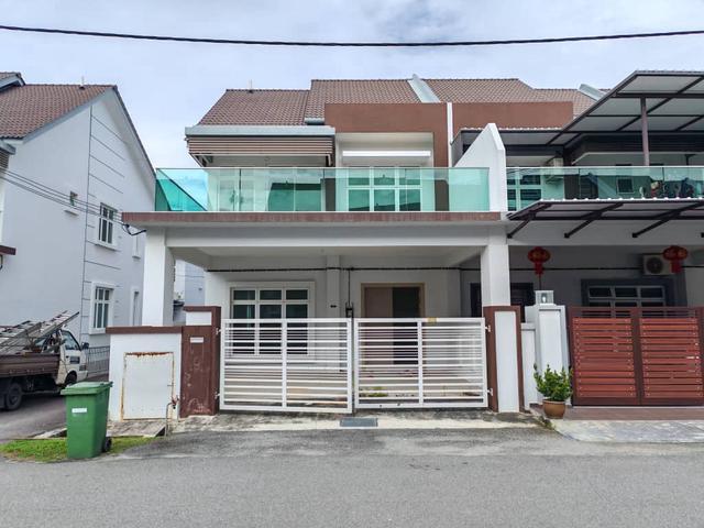 Terraced House for sale in Malaka